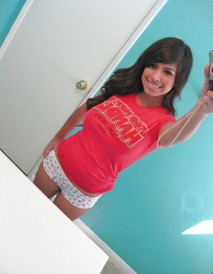 18 year old girl Arwen Gold loses her virginity after her car breaks down